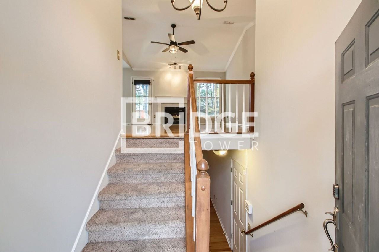 609 Oak Forest Ln - Photo 2 of 18