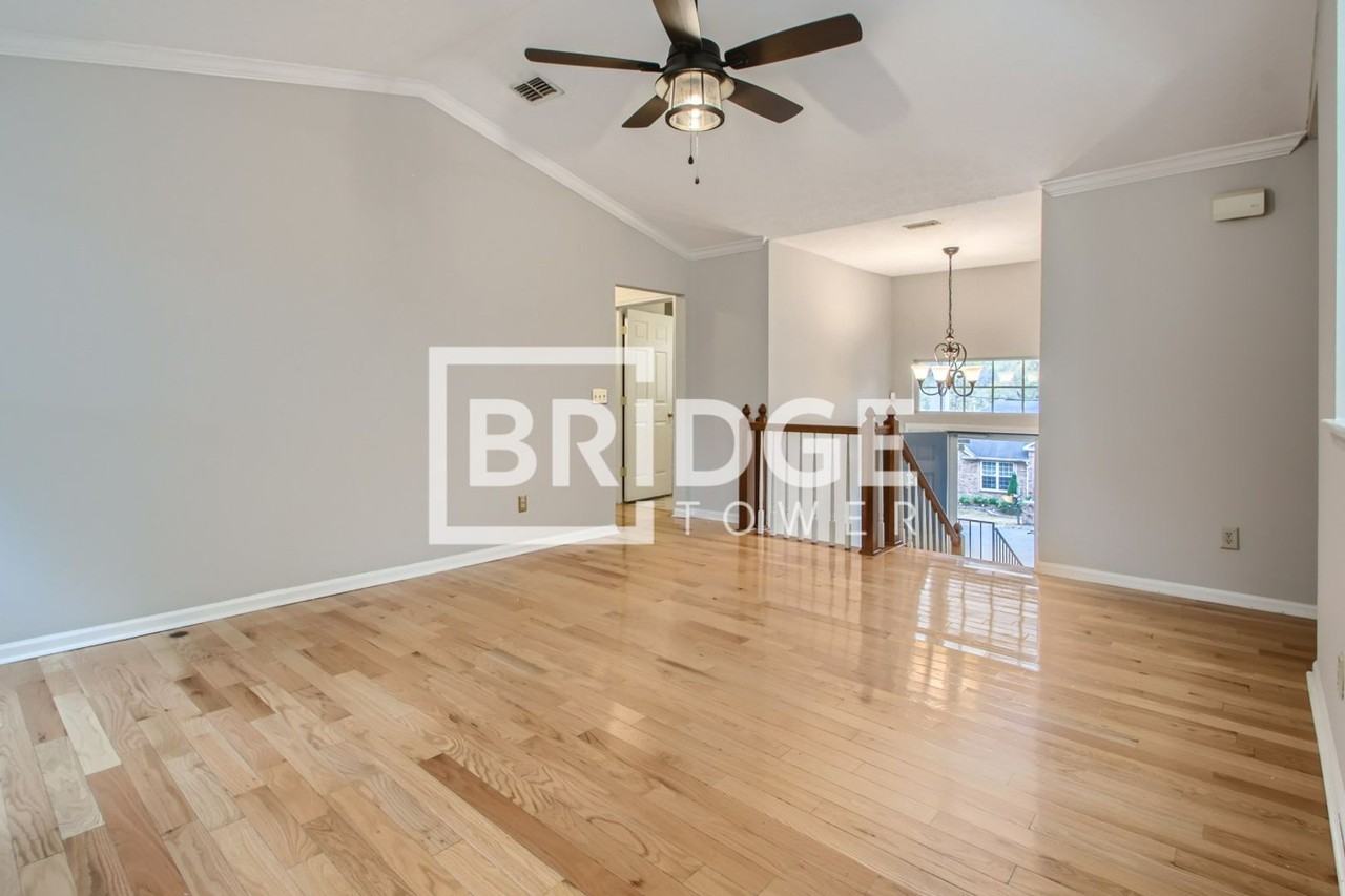 609 Oak Forest Ln - Photo 3 of 18