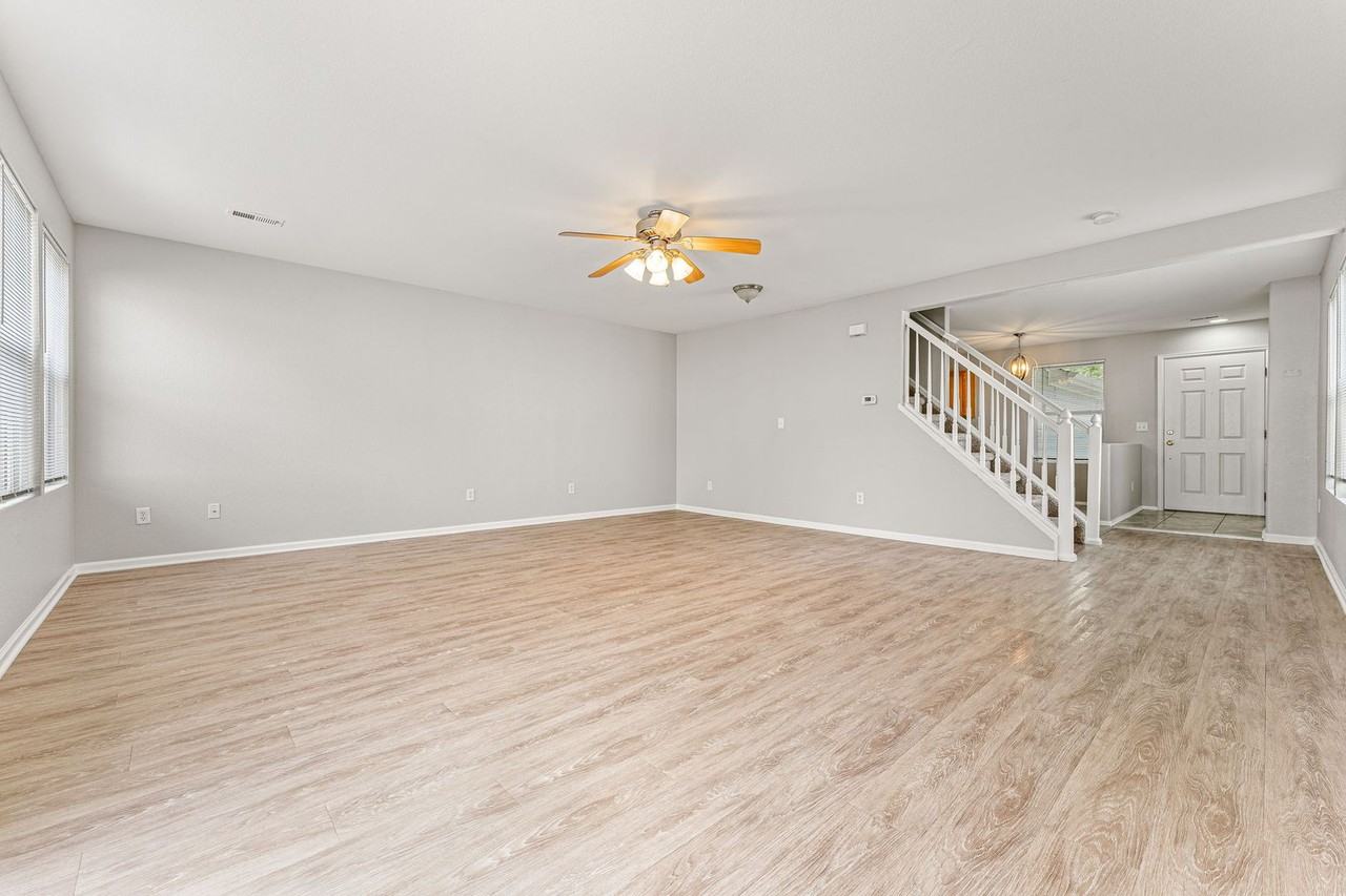 7857 S Kittredge Cir - Photo 7 of 34