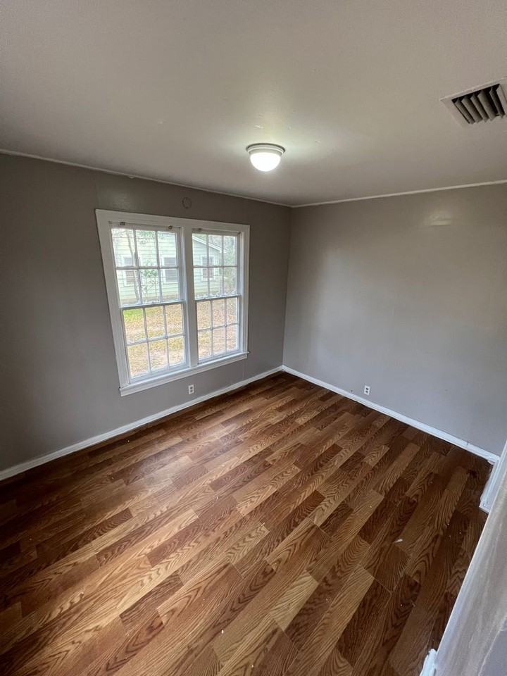 4540 Southern Ave - Photo 3 of 9