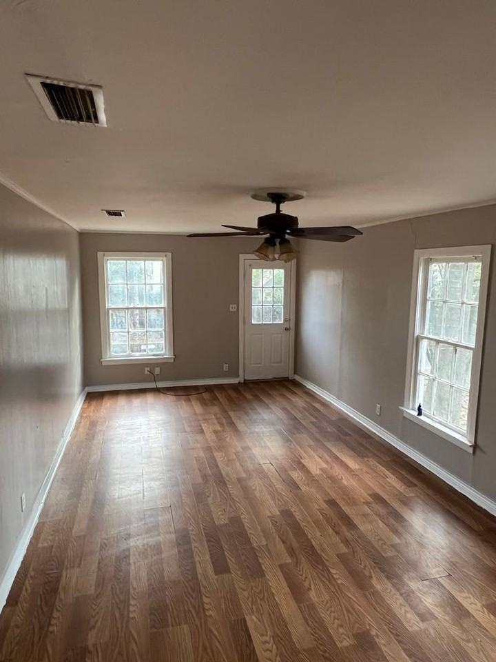 4540 Southern Ave - Photo 5 of 9