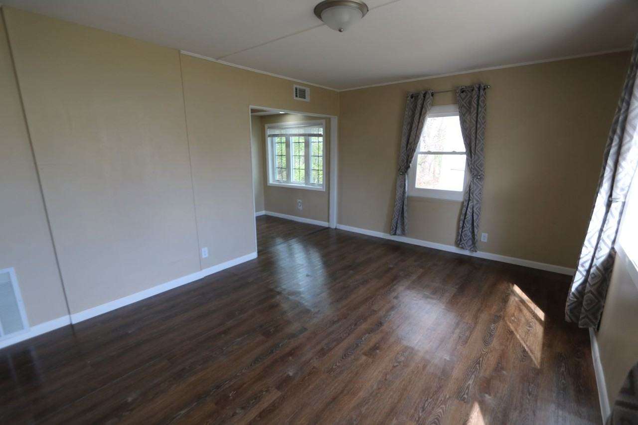 111 Belmont Ct - Photo 2 of 15