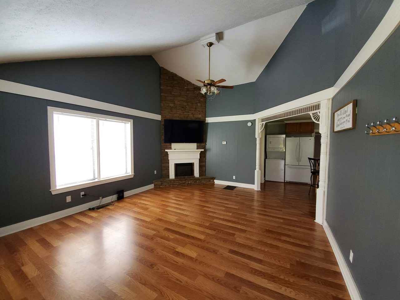 1781 York Dr - Photo 3 of 27