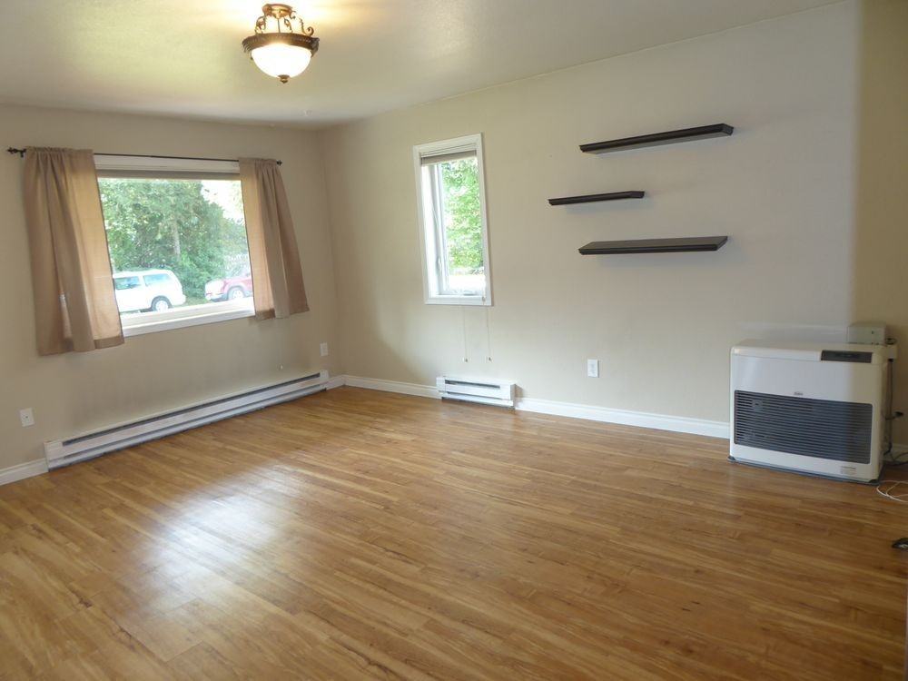 9236 Emily Way - Photo 5 of 30