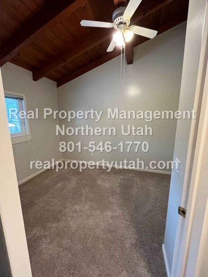 77 S 100 E - Photo 6 of 22