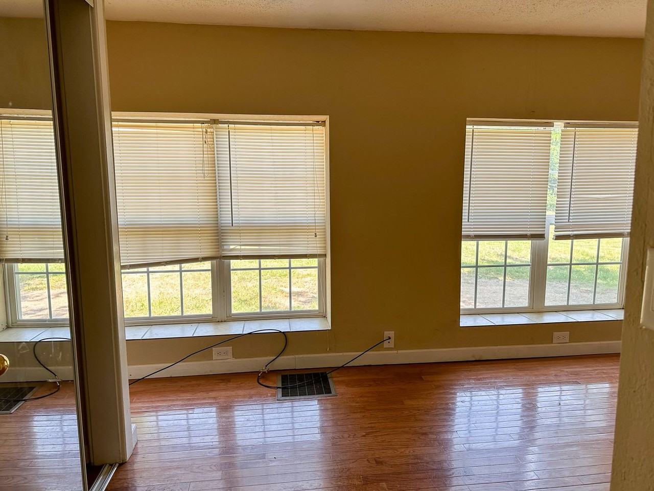 3016 Rock Quarry Rd - Photo 5 of 9