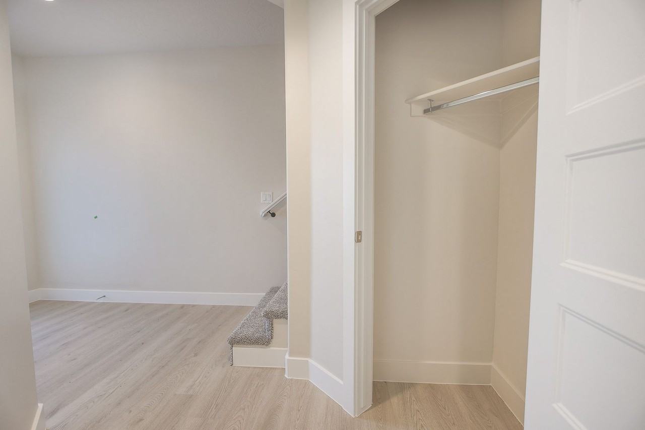 596 E Elmbrook Dr - Photo 6 of 38