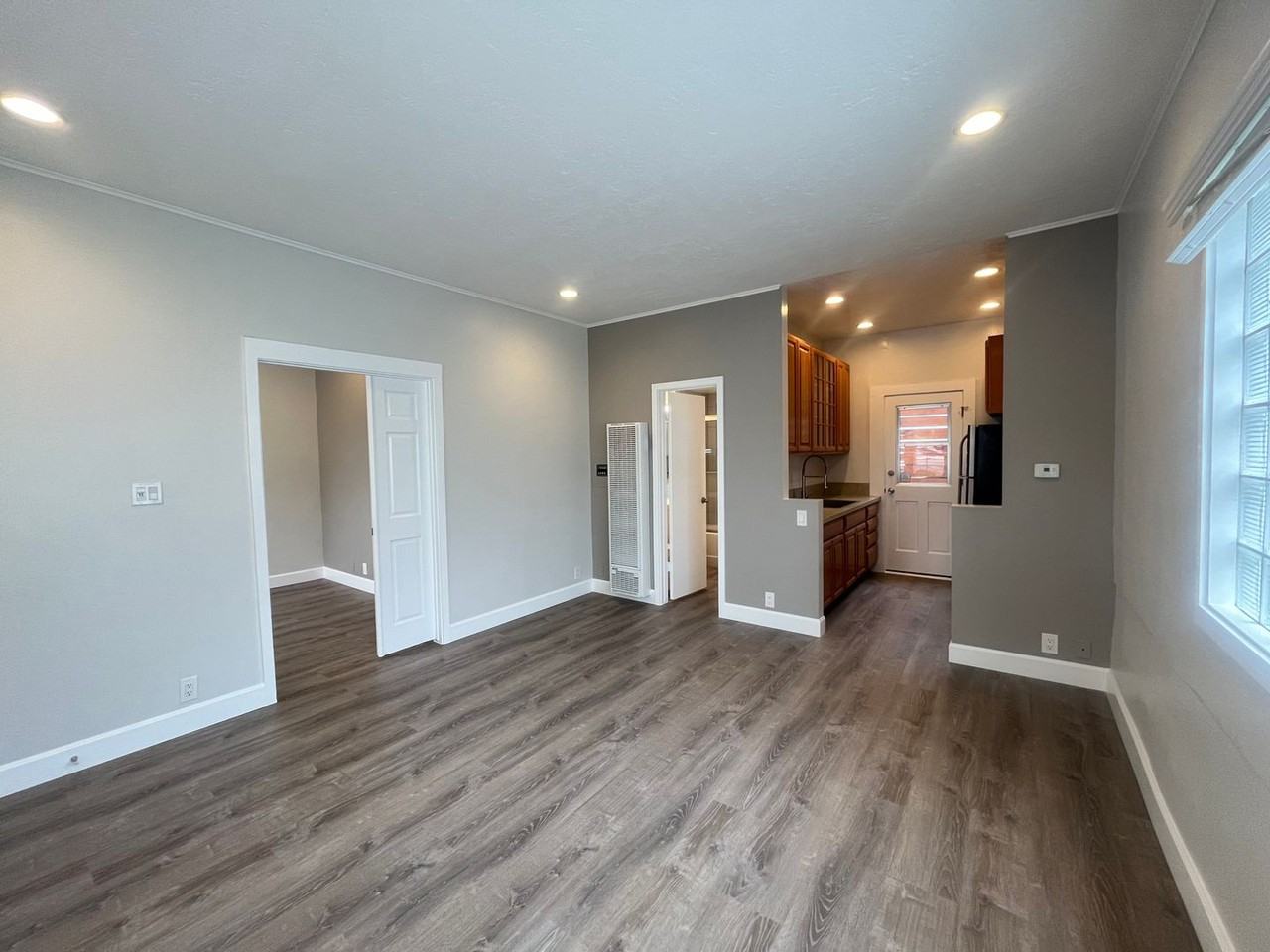 31651 2nd Ave - Photo 3 of 9
