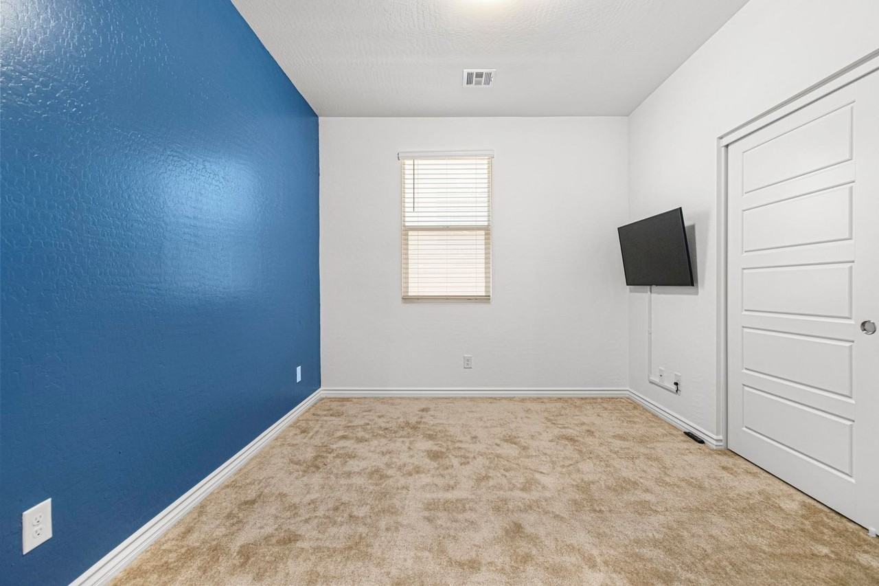 3695 Bright Aquarius Ln - Photo 5 of 18