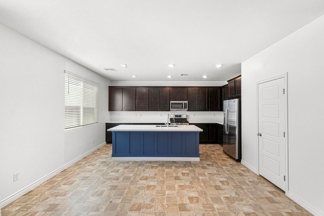 3695 Bright Aquarius Ln - Photo 6 of 18