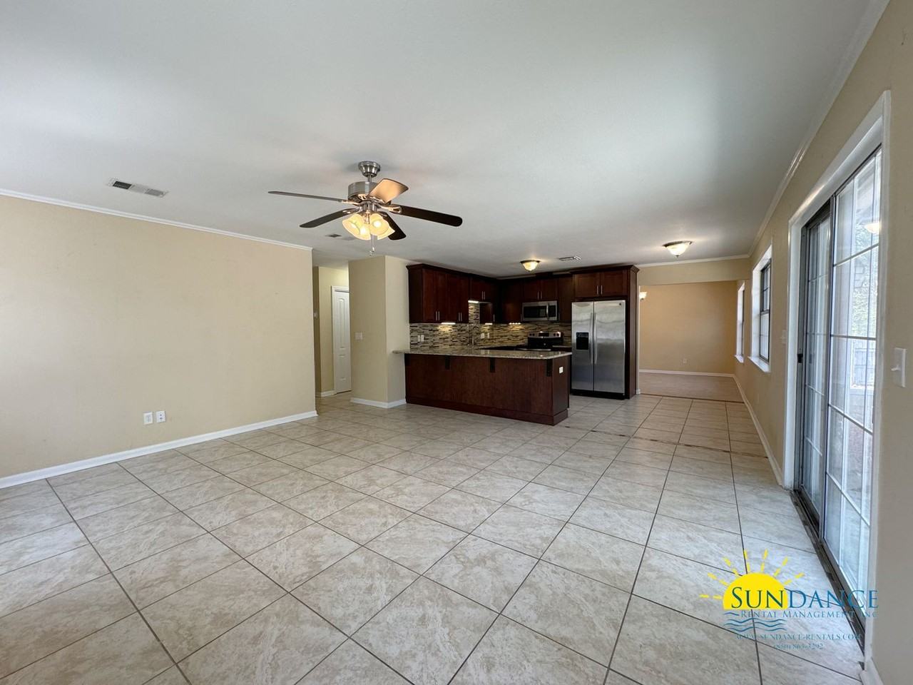 321 Biscayne Ln - Photo 4 of 24