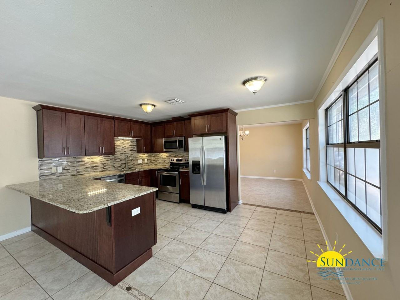 321 Biscayne Ln - Photo 5 of 24