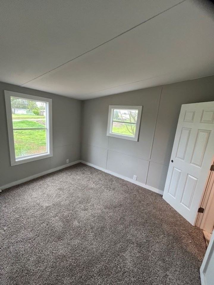 7 Davis Ln - Photo 3 of 5