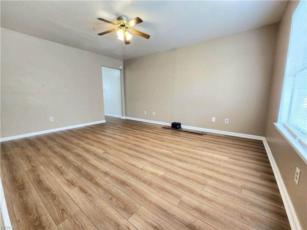 6221 Geneva Way - Photo 2 of 11