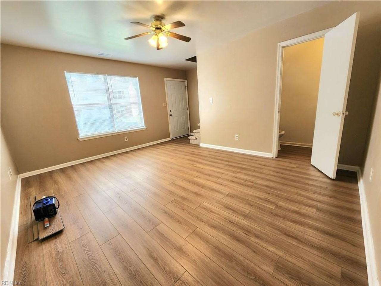 6221 Geneva Way - Photo 3 of 11