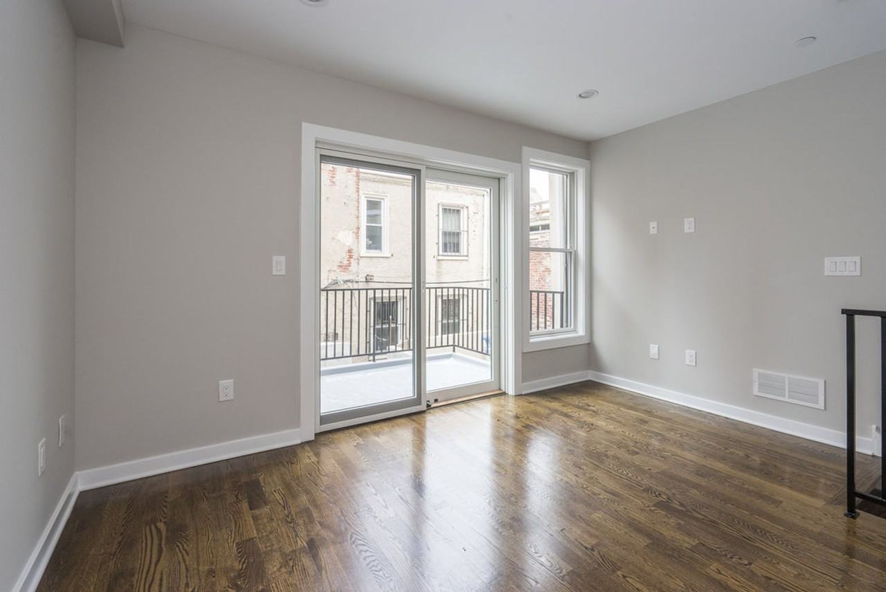1641 Fitzwater St - Photo 2 of 33