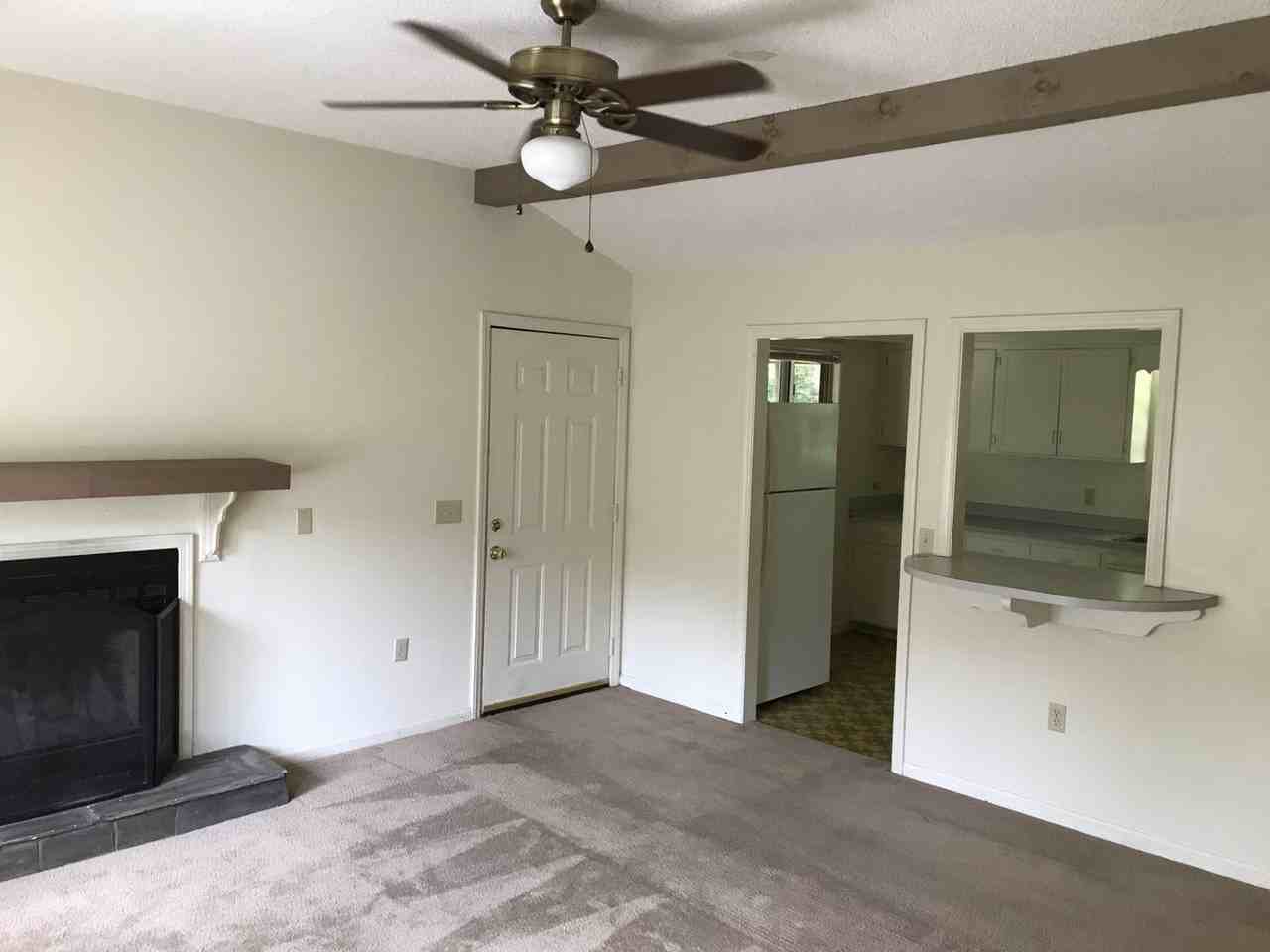 Jones323 - Photo 3 of 13