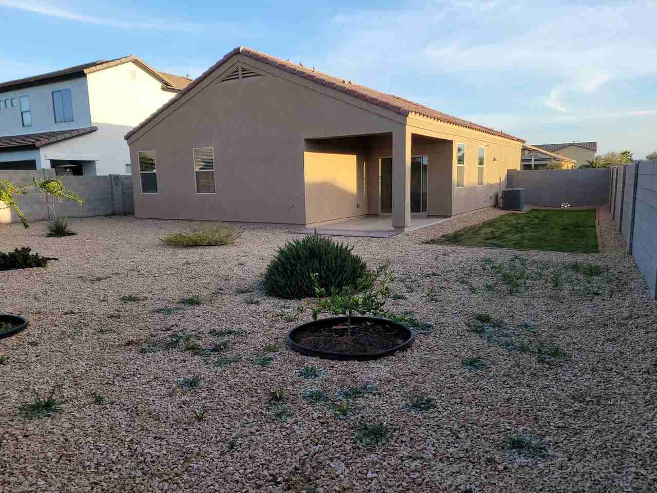 11418 E Cliffrose Ln - Photo 3 of 15