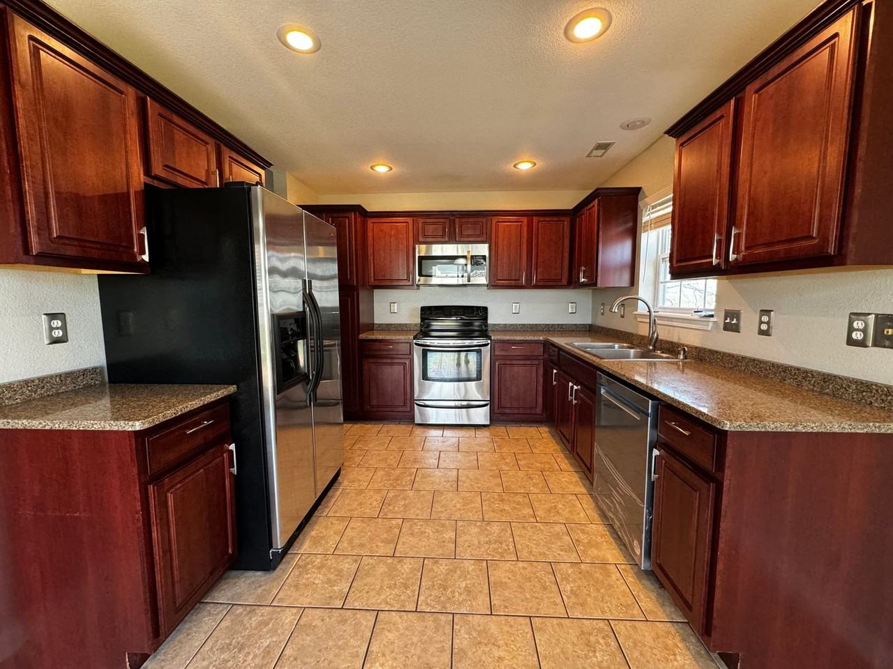 21955 Lafayette Rd - Photo 5 of 15