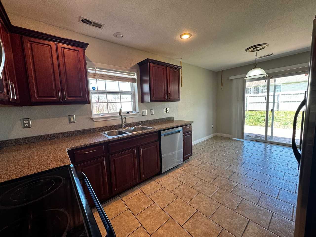 21955 Lafayette Rd - Photo 6 of 15