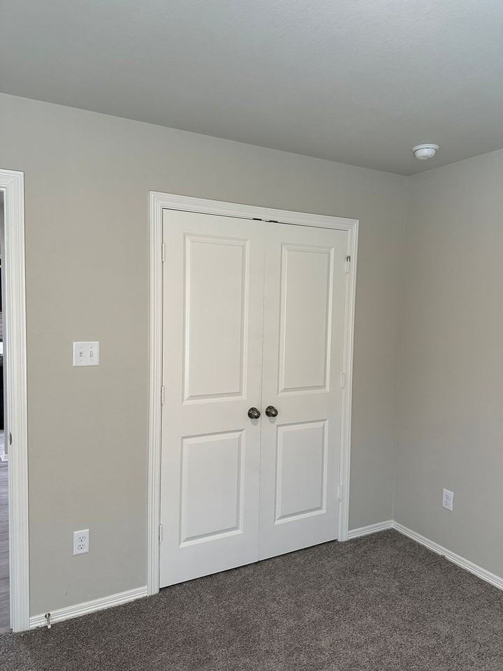 1111 Highgarden Dr - Photo 5 of 16