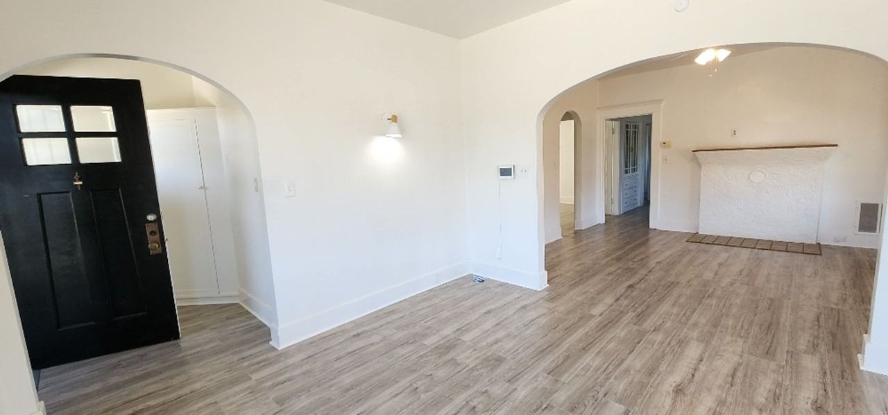 333 Washington St - Photo 3 of 24