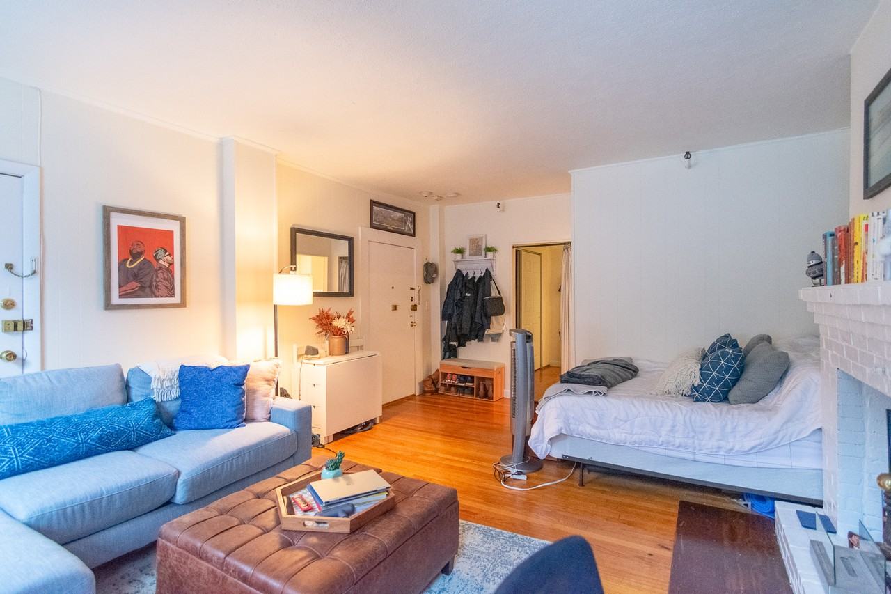 213 Newbury St #1A - Photo 3 of 8