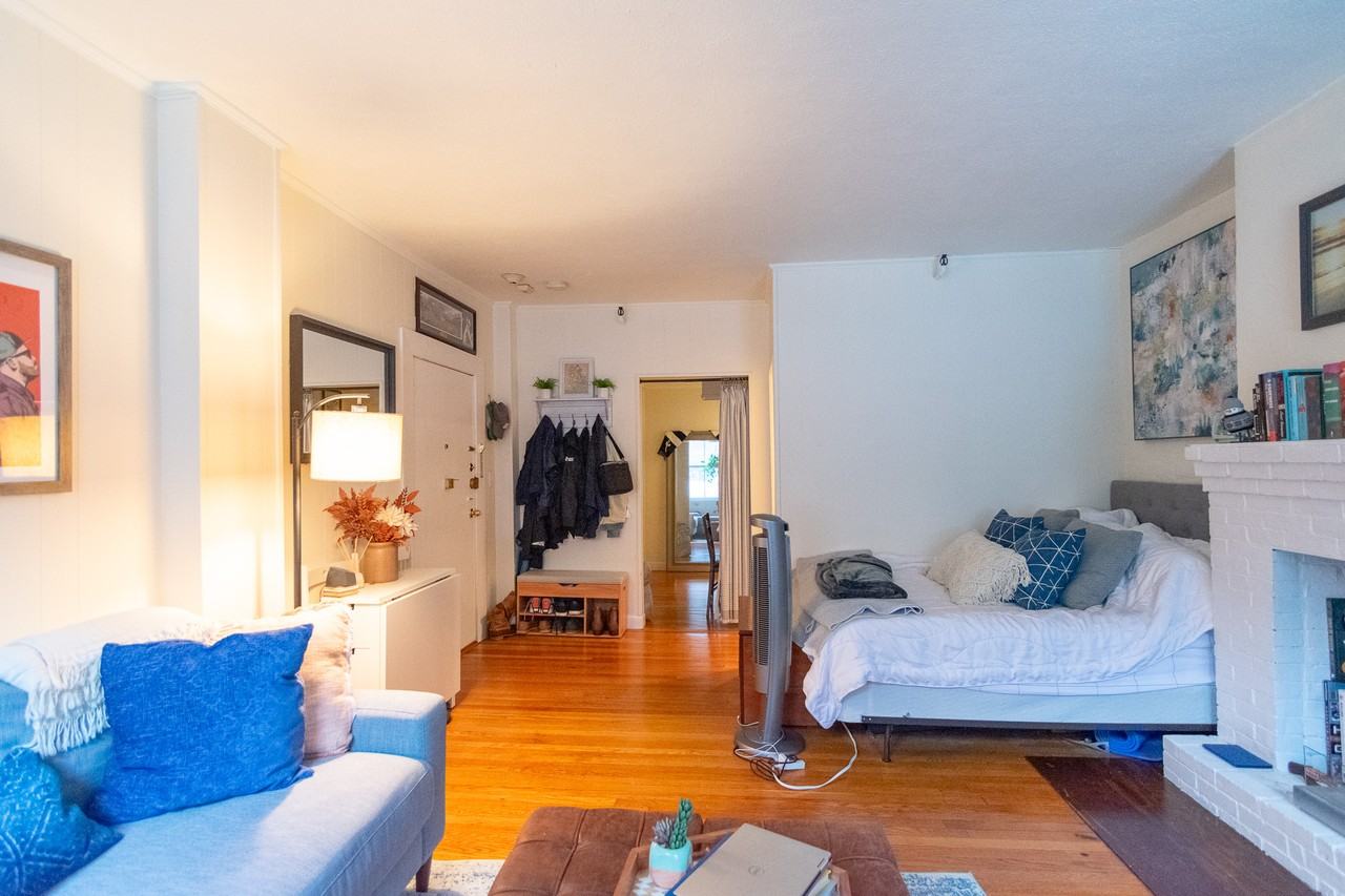 213 Newbury St #1A - Photo 4 of 8