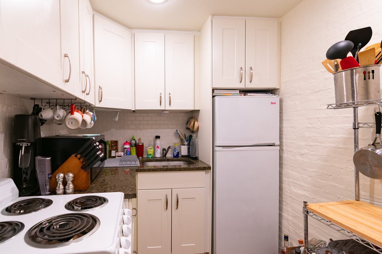 213 Newbury St #1A - Photo 5 of 8