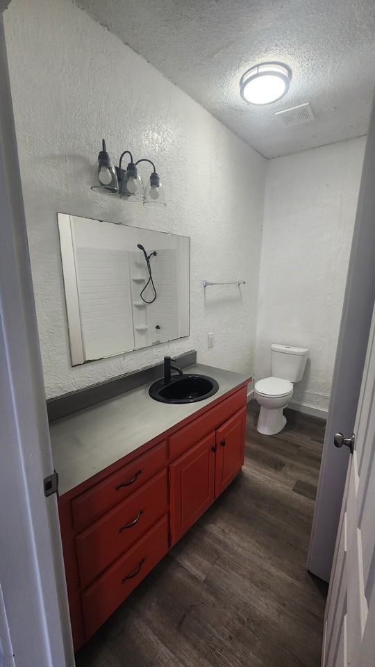 1015 B St Ne #NA - Photo 3 of 14