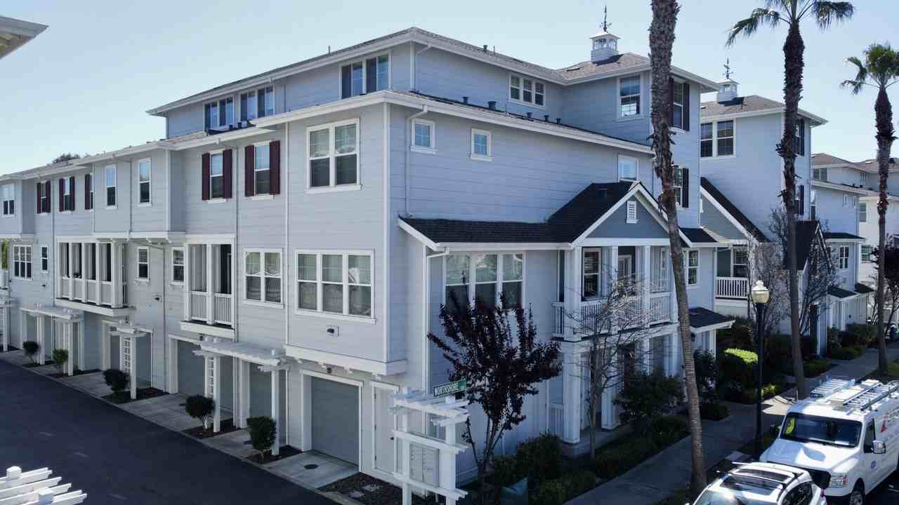 1702 Northshore Drive - Photo 2 of 33