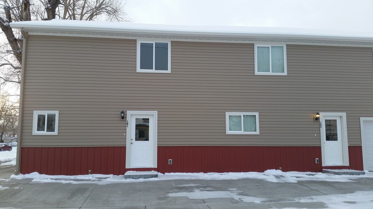 814 N Custer St #104 - Photo 2 of 9