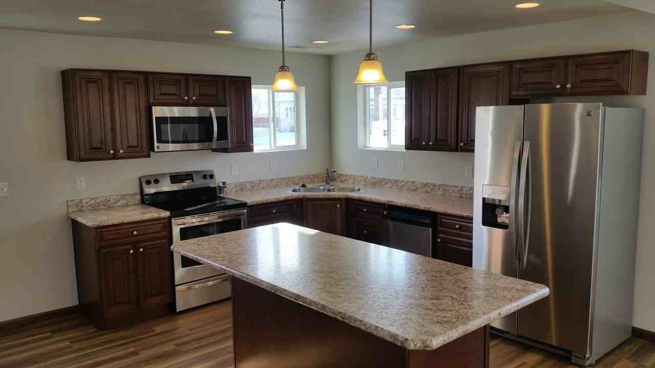 814 N Custer St #104 - Photo 3 of 9