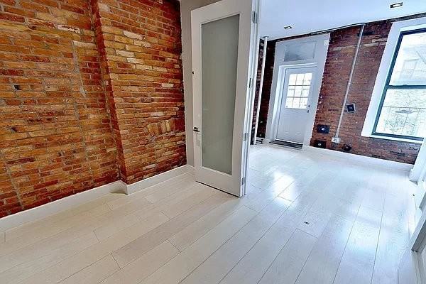 227 E 82nd St #2W - Photo 2 of 5