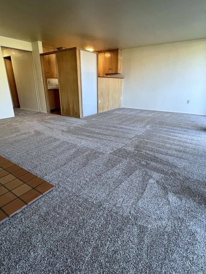 Executive Plaza - Photo 5 of 15