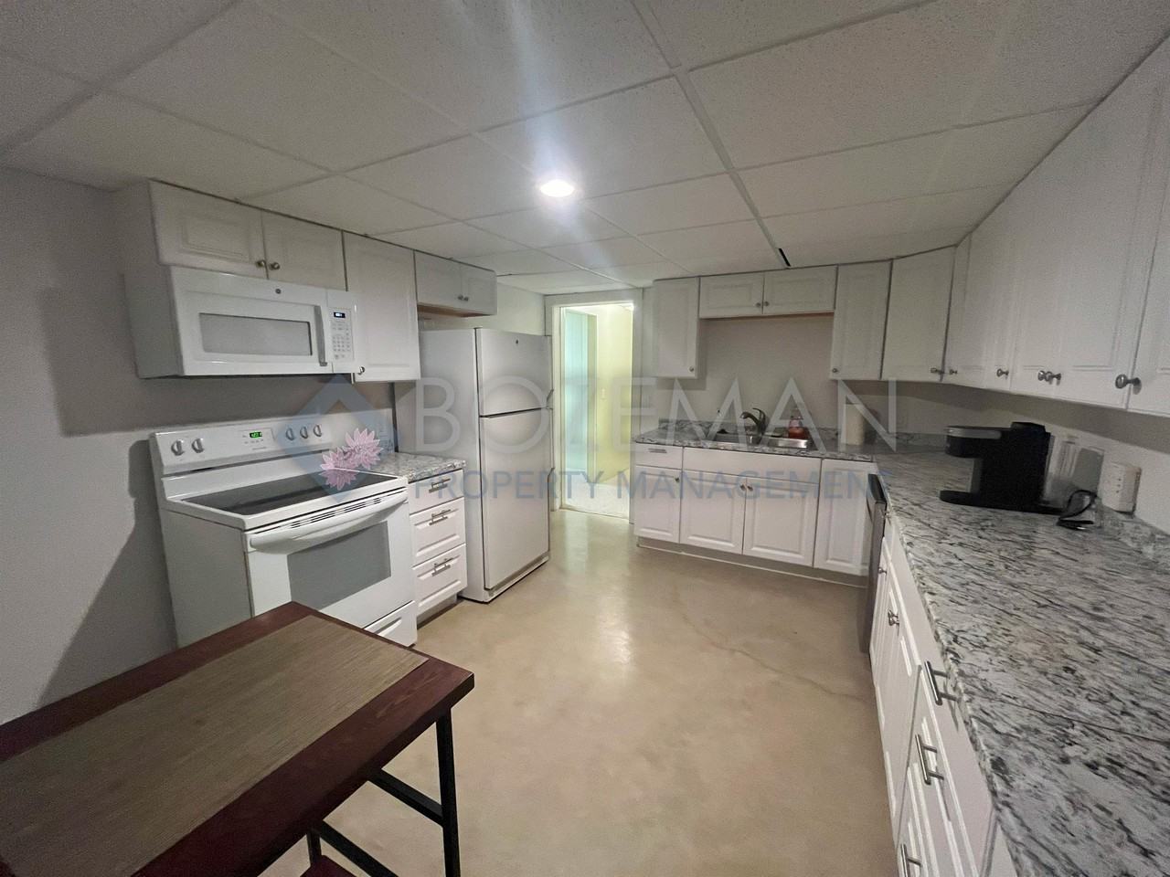 1109 N Cedarview Dr #1 - Photo 4 of 28