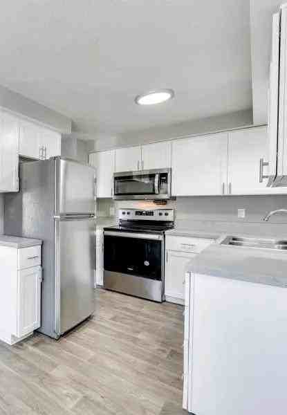 8917 Ne 15th Ave - Photo 5 of 22