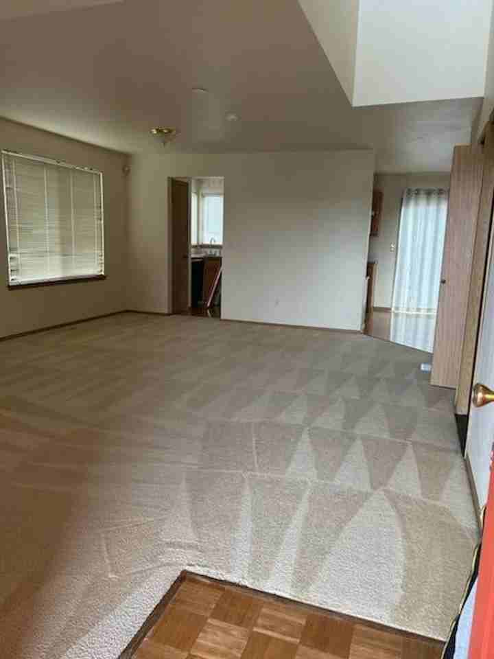 4618 36th St Ne - Photo 2 of 8