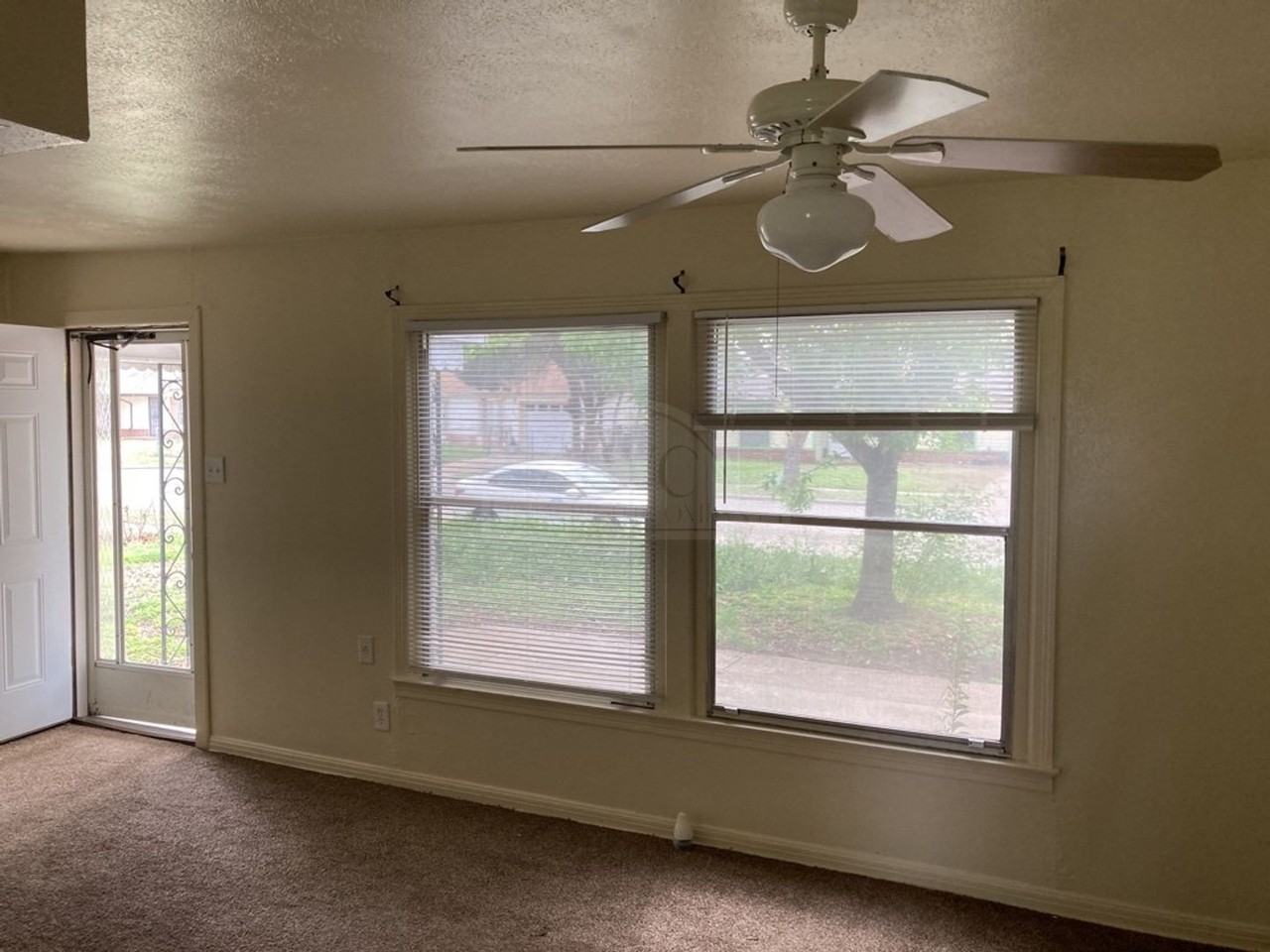 1601 White Ave - Photo 2 of 21