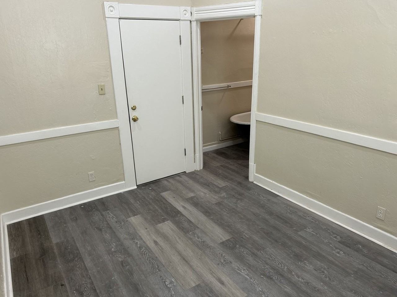 1014 Napa St #A - Photo 4 of 14