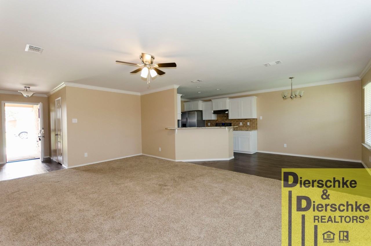 2702 Coleman St - Photo 3 of 19