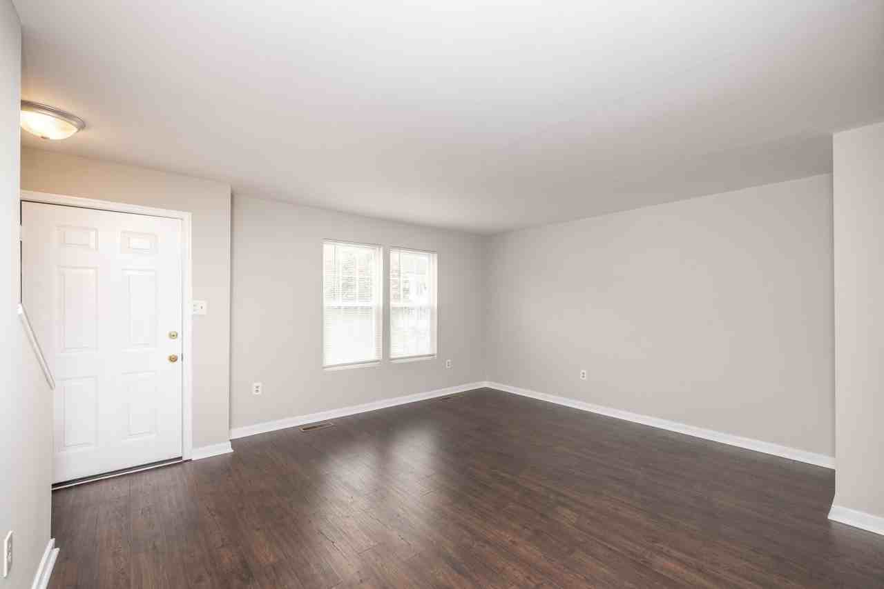 1909 Porter St - Photo 6 of 31