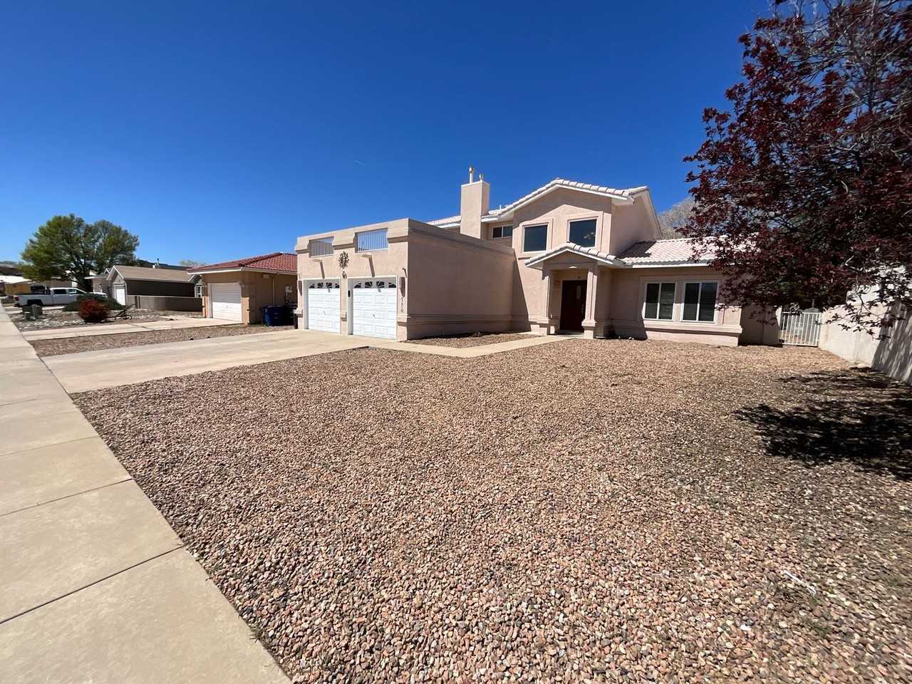 10331 Dunbar St Nw - Photo 2 of 40