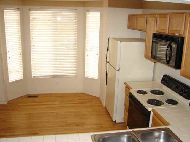 1095 Scarlet Oak Dr - Photo 5 of 15