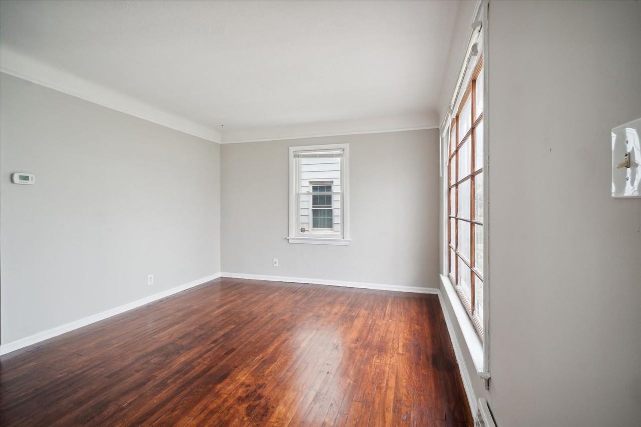14416 Krems Ave - Photo 3 of 31