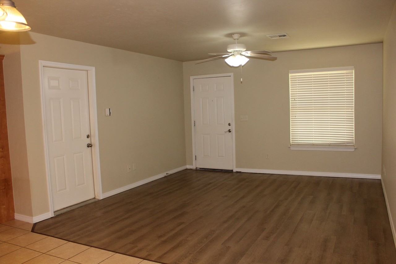 8410 Cottage Park Dr - Photo 2 of 19