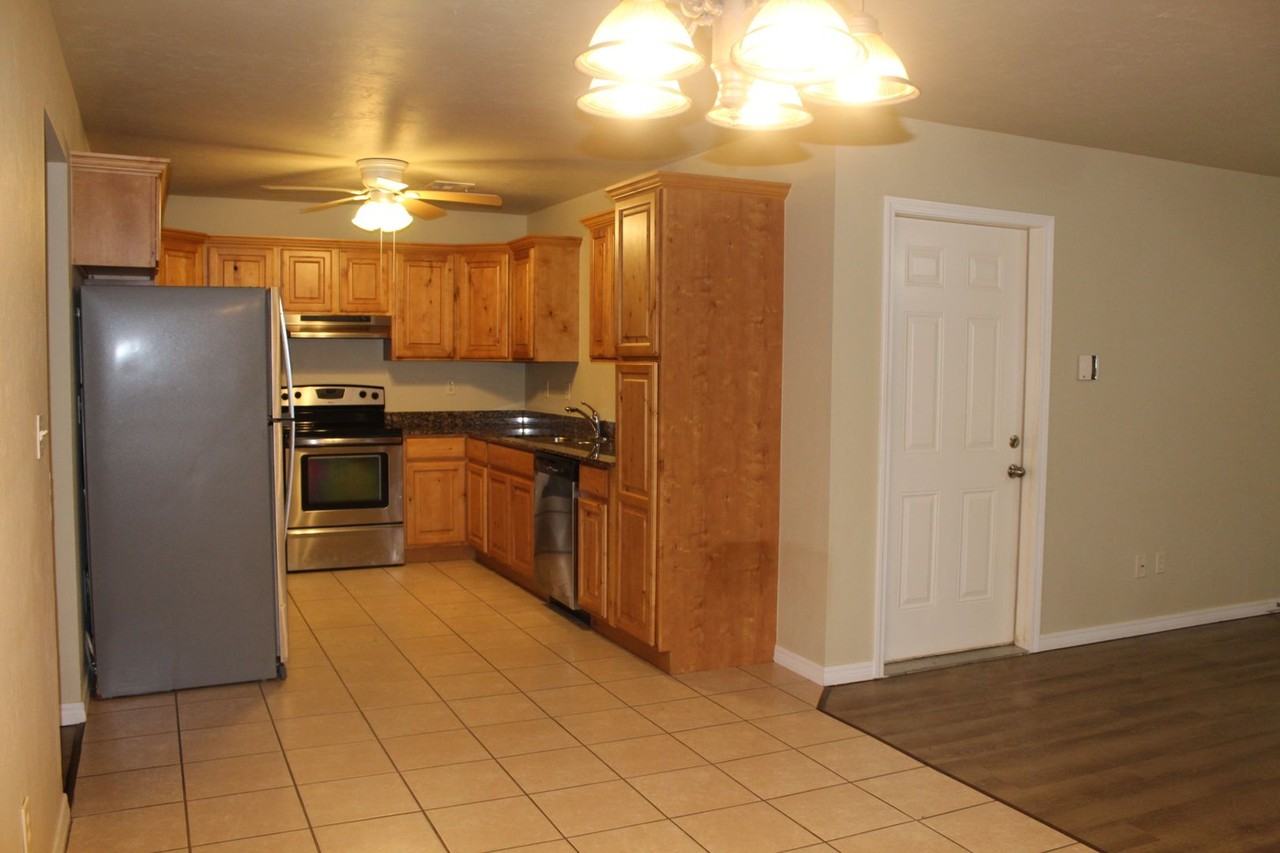 8410 Cottage Park Dr - Photo 3 of 19