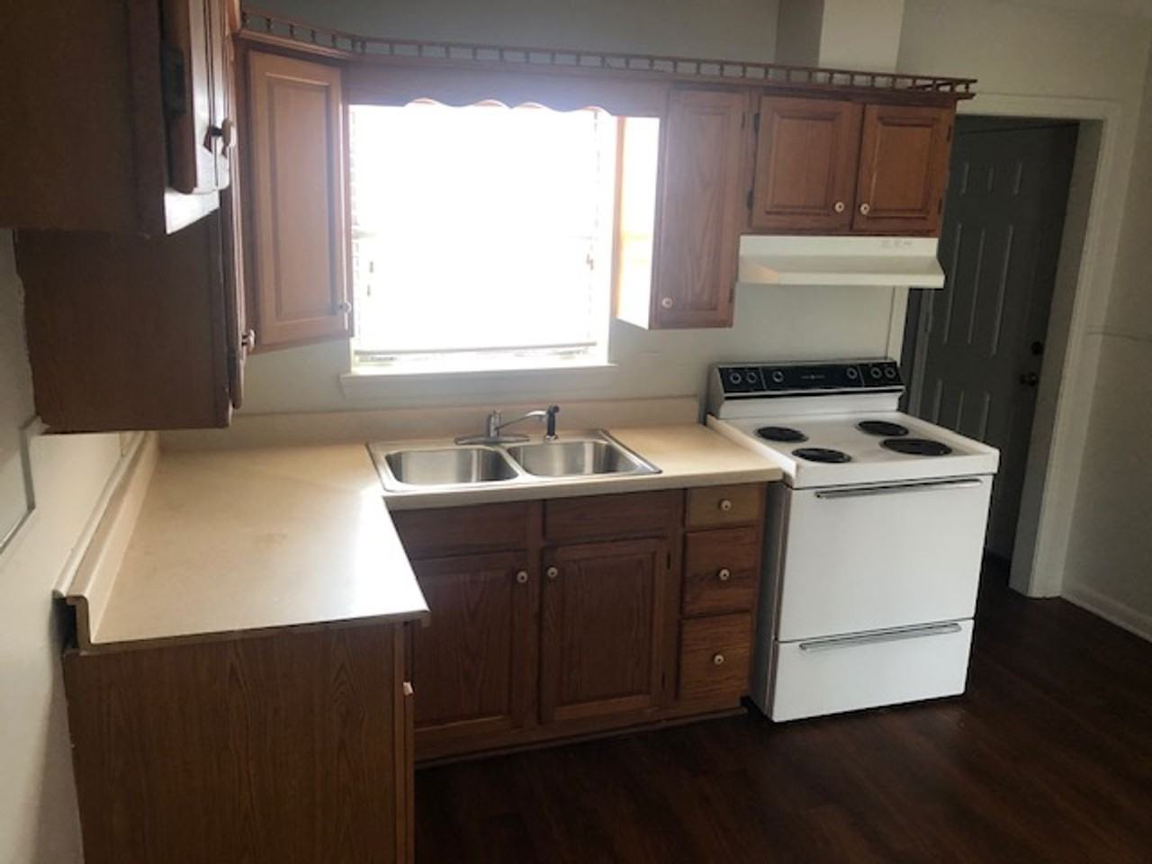 2711 Amherst Street - Photo 3 of 12