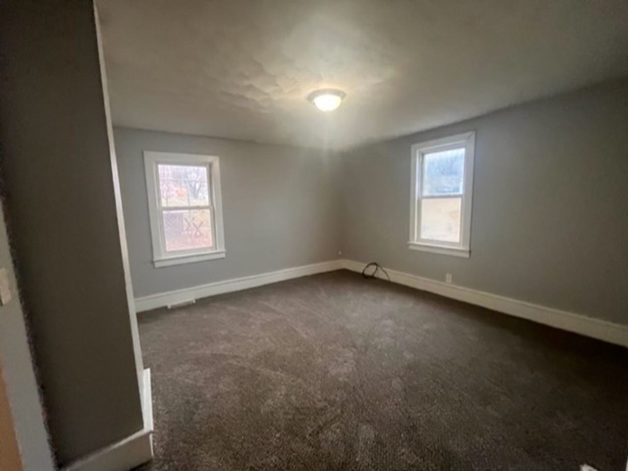 1108 N Gaines St - Photo 4 of 6