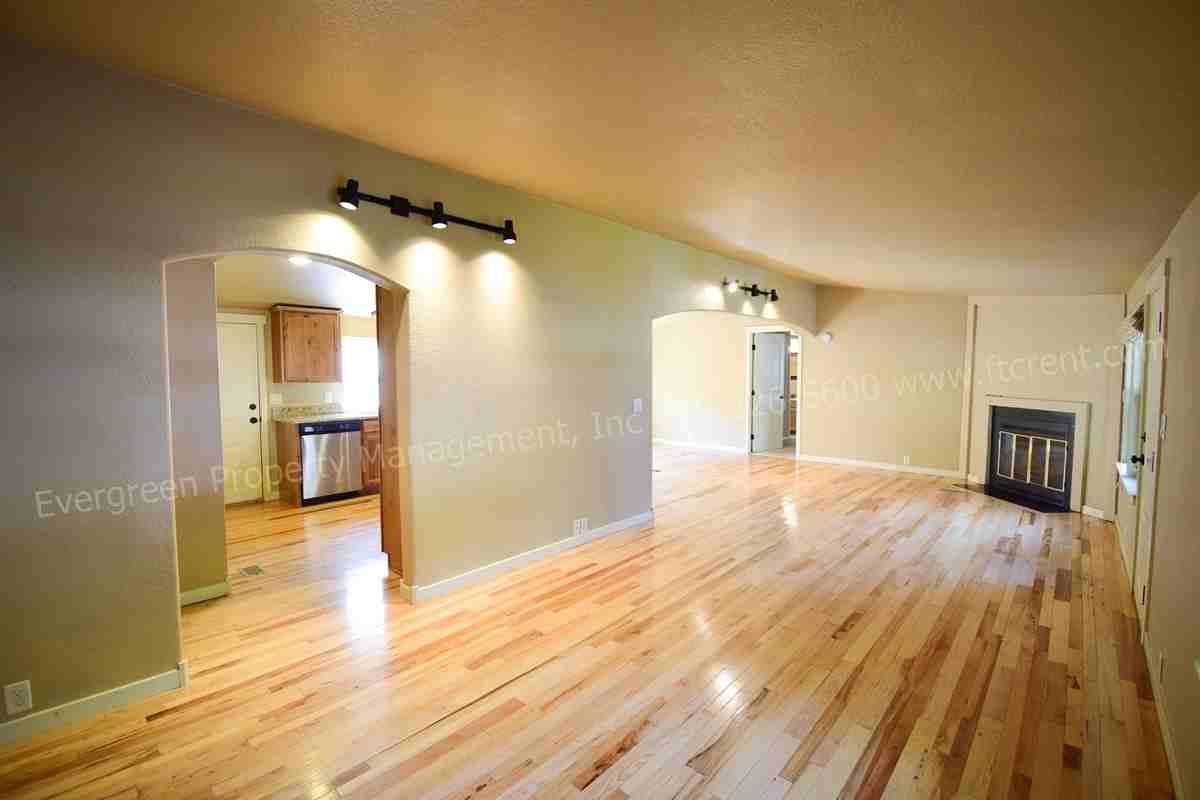 618 Ponderosa Dr - Photo 2 of 31